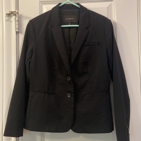 Banana Republic - classic 2 button Black Blazer - Picture 5 of 11